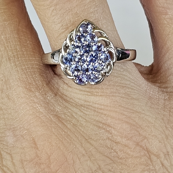 Genuine Tanzanite Cluster Ring Size 9!  💙 - Picture 4 of 13